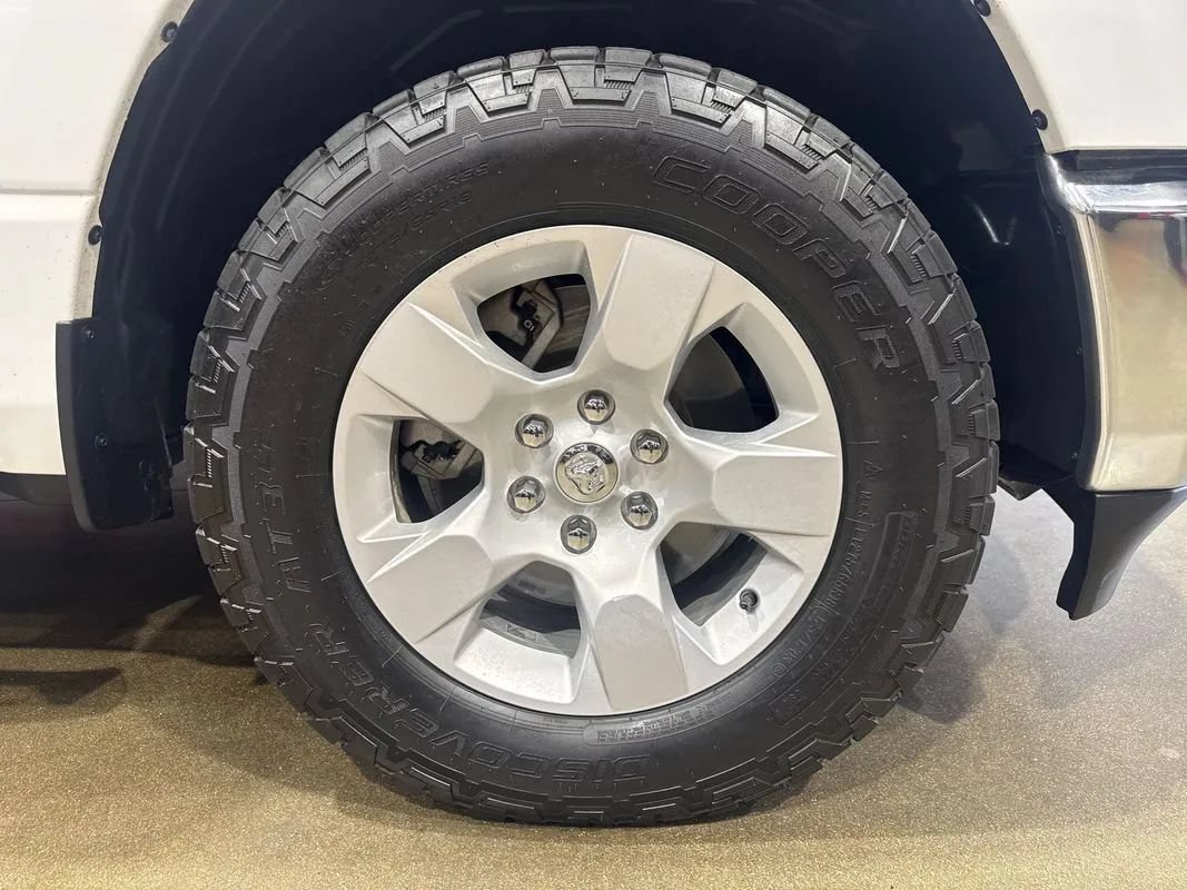Used 2022 RAM 1500 Big Horn AWD/4WD image 40