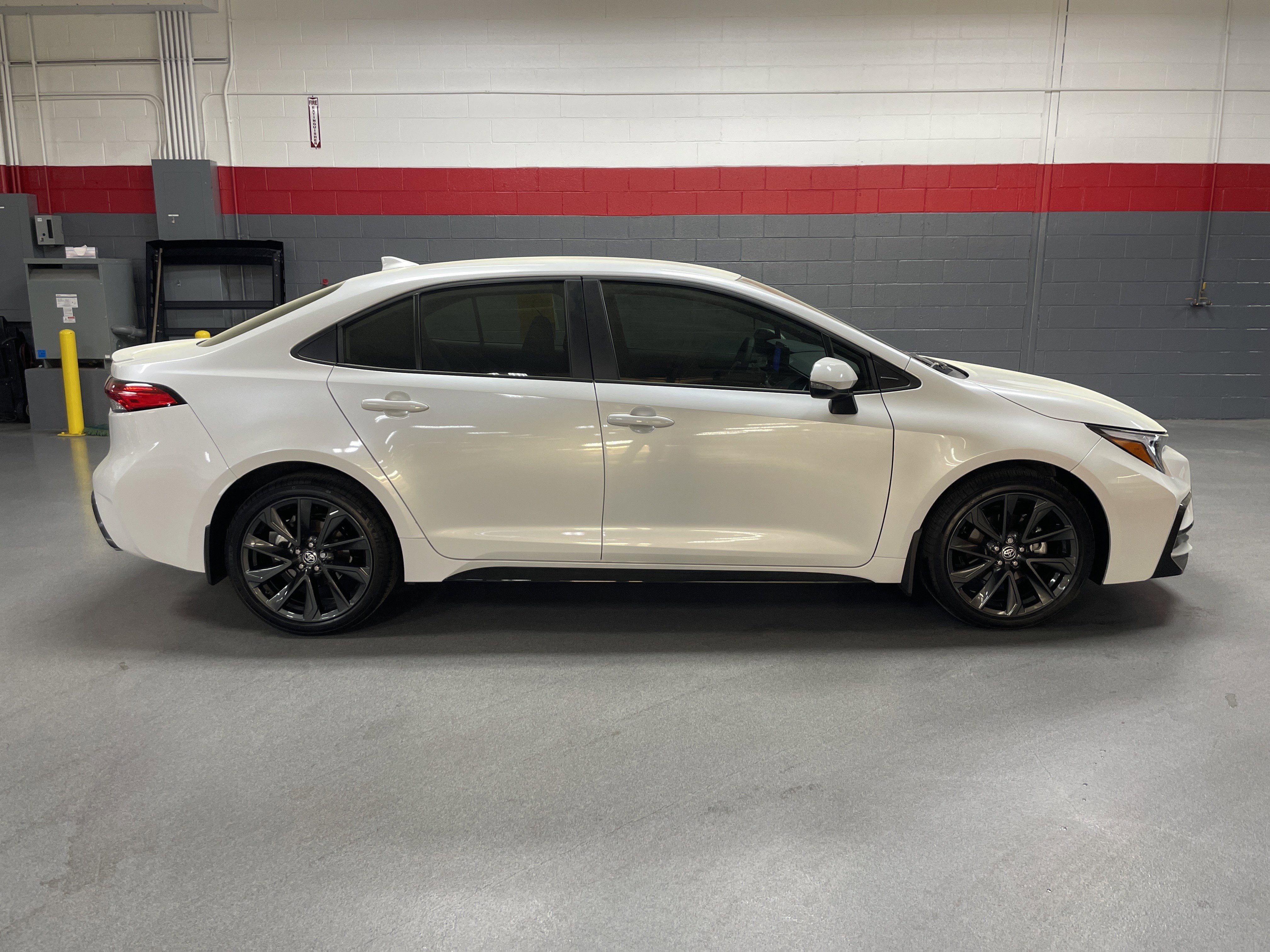 Used 2025 Toyota Corolla SE image 7