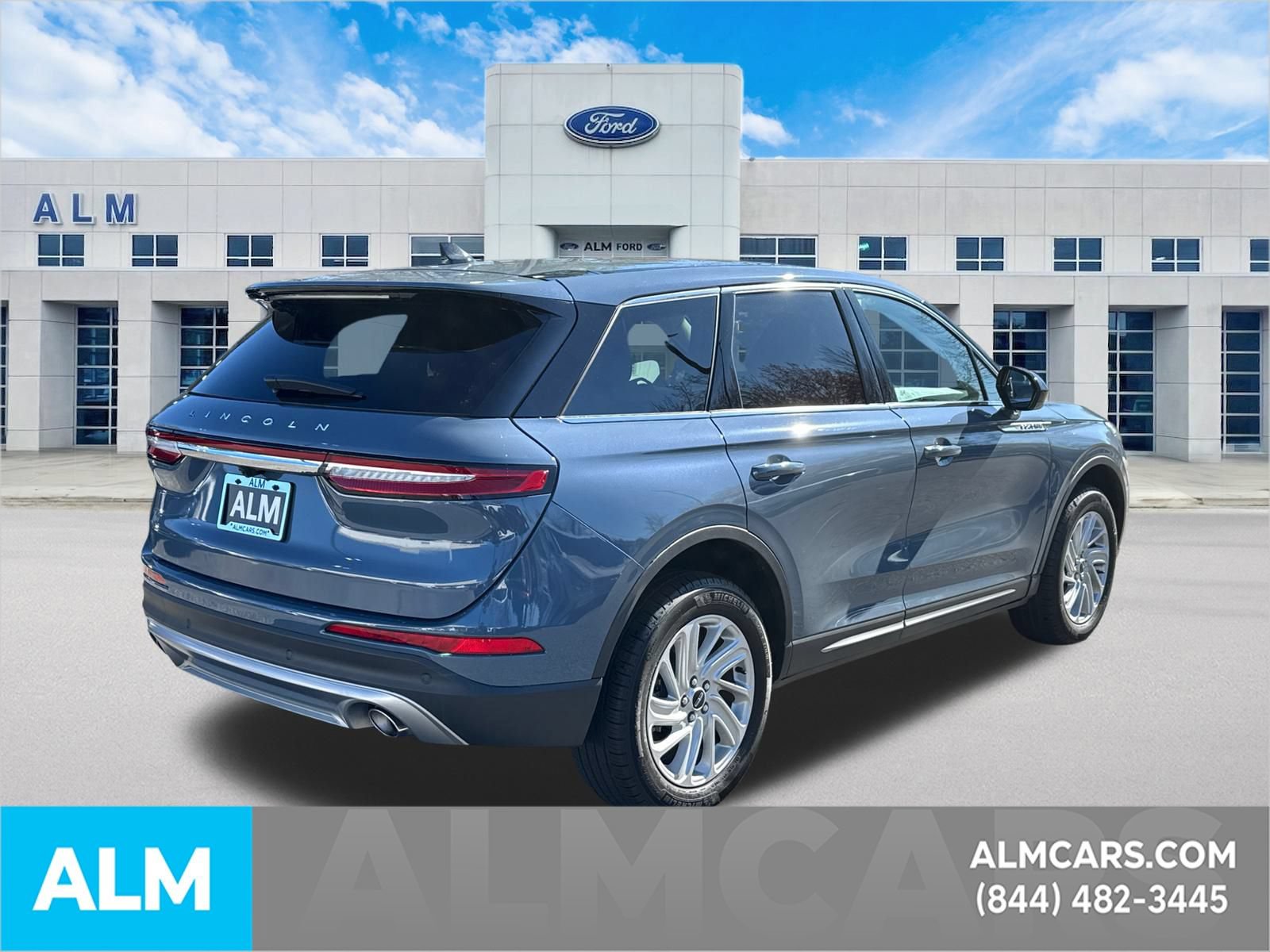 Used 2024 Lincoln Corsair AWD image 5