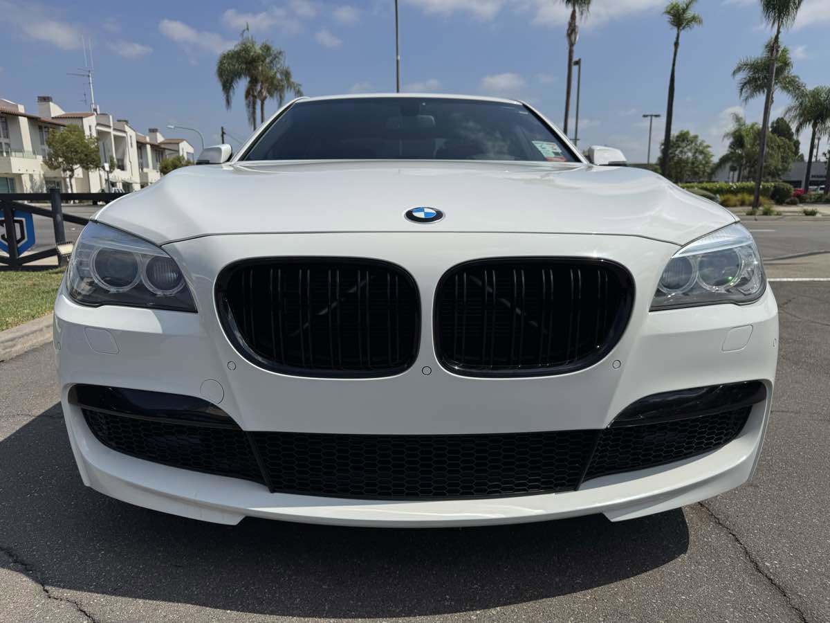 Used 2014 BMW 740i image 14