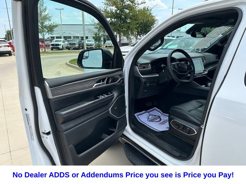 Used 2024 Jeep Wagoneer Series II w/ Flexible Seating Group RWD image 15