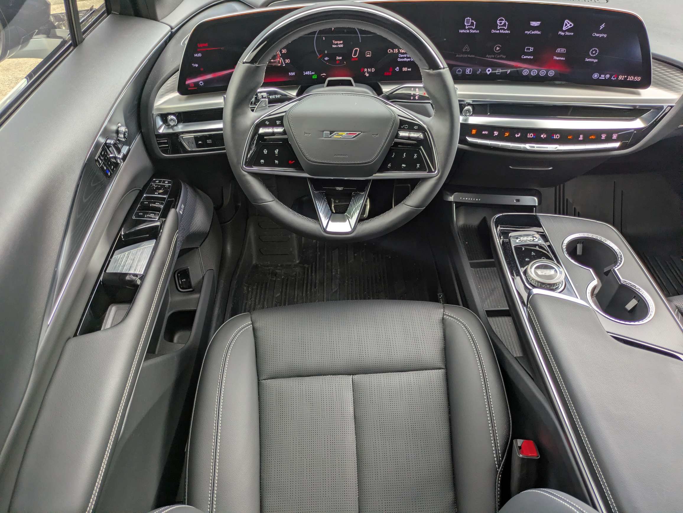 Used 2026 Cadillac Lyriq V w/ LPO, Floor Liner Package AWD/4WD image 4