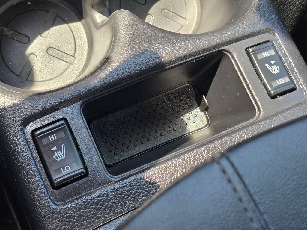 Used 2018 Nissan Rogue SV AWD/4WD image 30