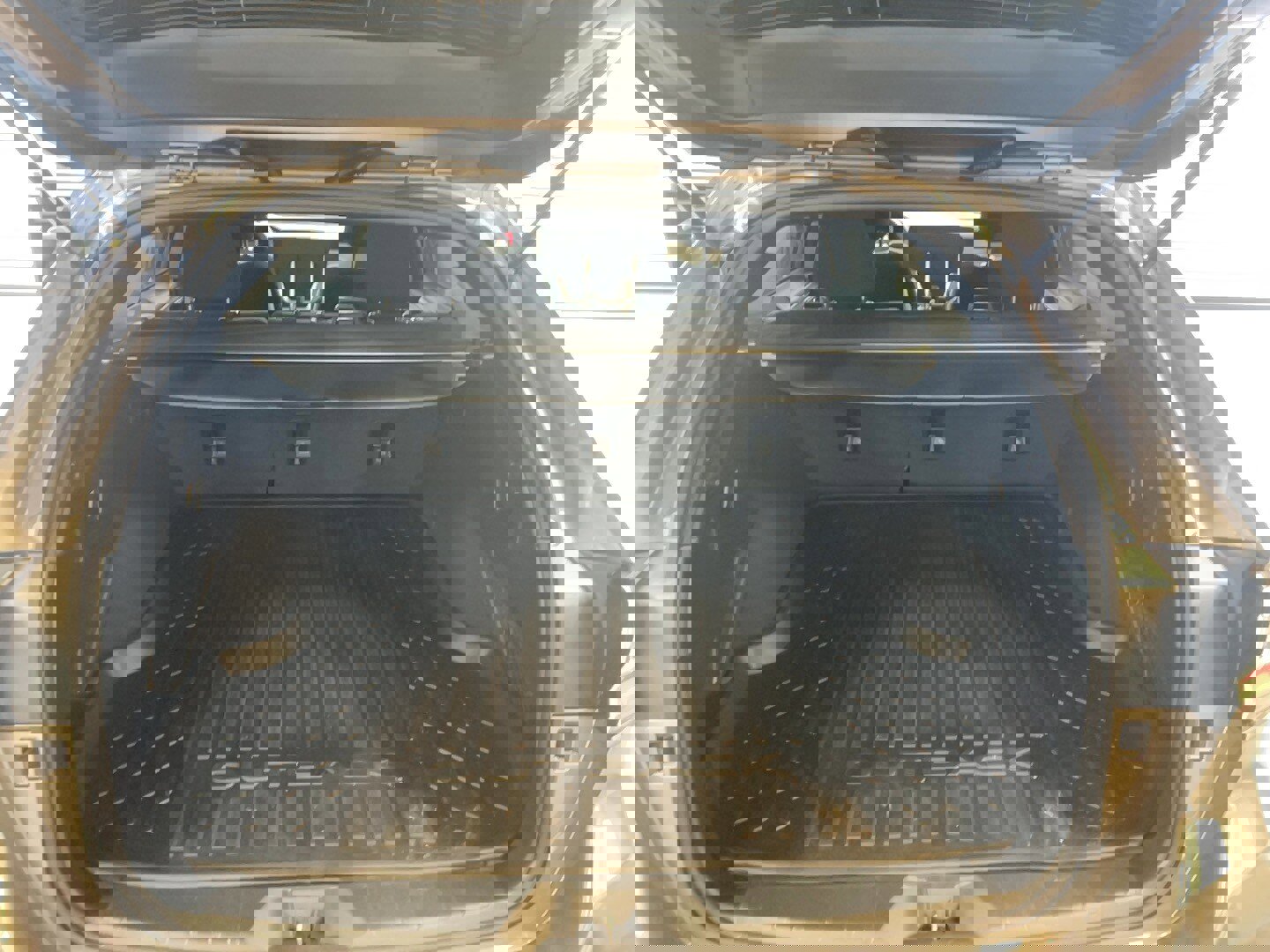 Used 2024 Subaru Outback Premium image 20