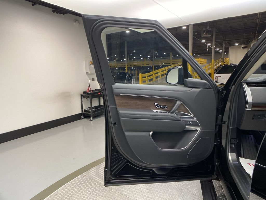 Certified 2023 Land Rover Range Rover SE AWD/4WD image 14