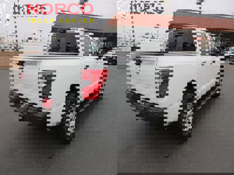 Used 2017 Nissan Titan S image 8