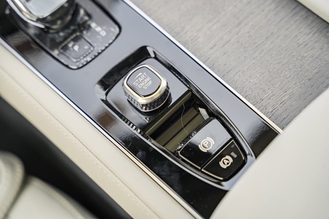 New 2026 Volvo XC90 T8 Ultra w/ Protection Package Premier image 21