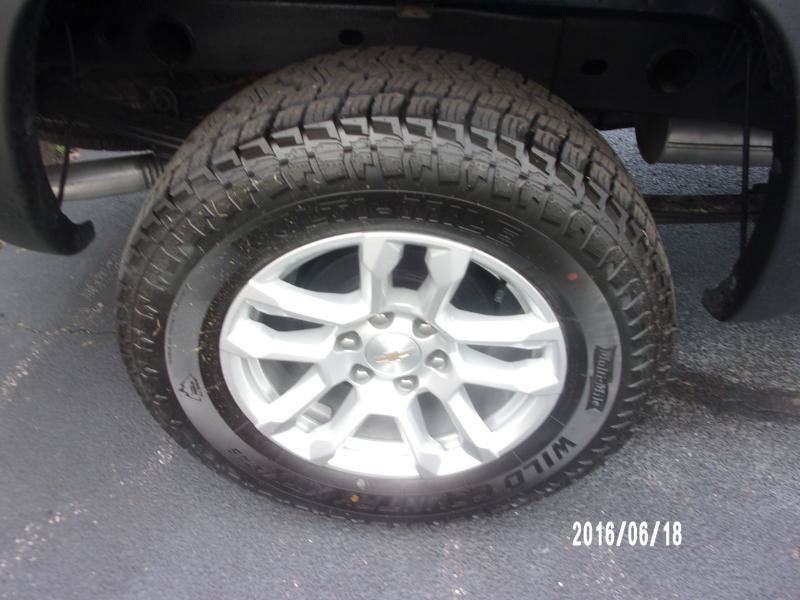 Used 2006 Chevrolet Silverado 1500 LT w/ Light Duty Power Package AWD/4WD image 12