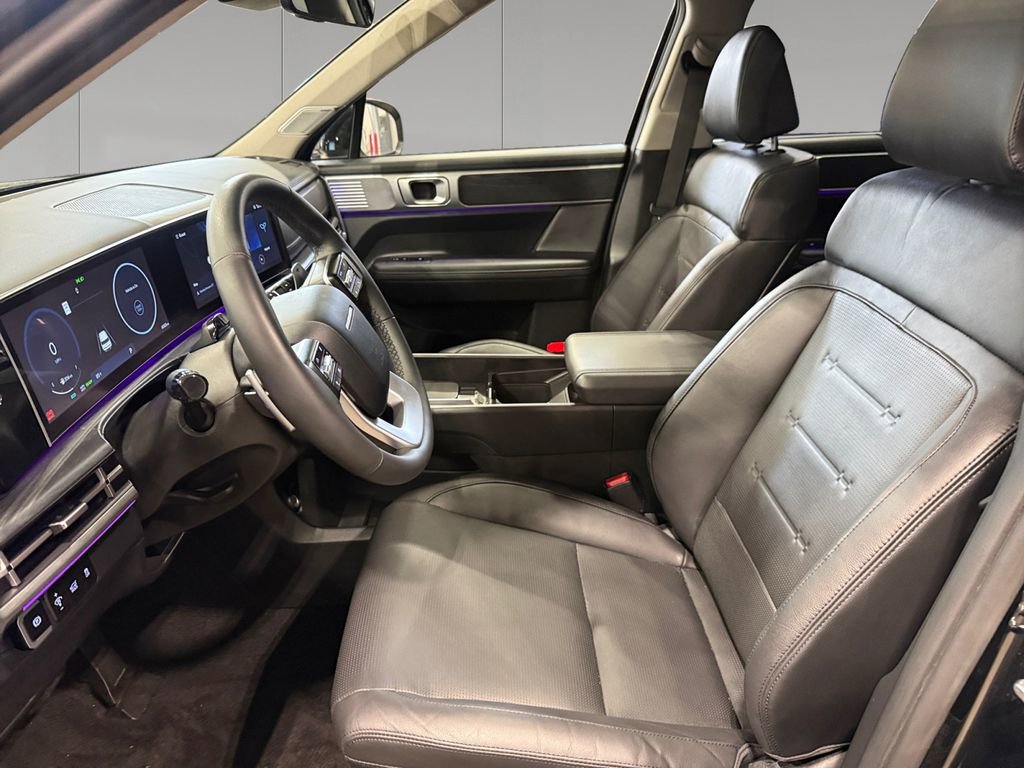 Used 2025 Hyundai Santa Fe Limited image 10