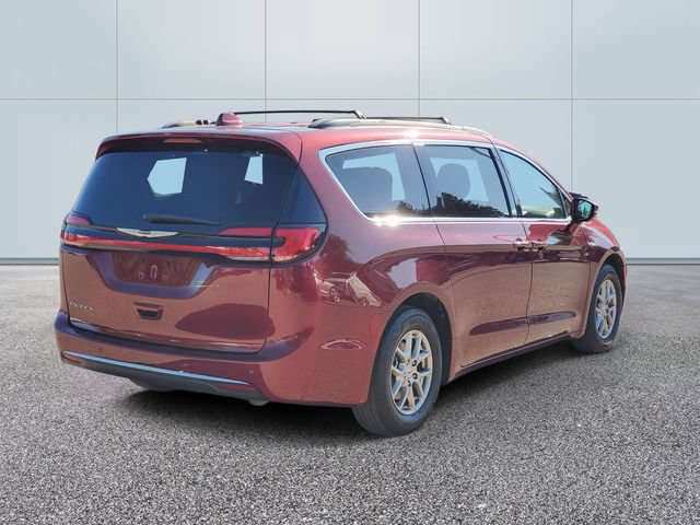 Used 2021 Chrysler Pacifica Touring w/ Cold Weather Group FWD image 4
