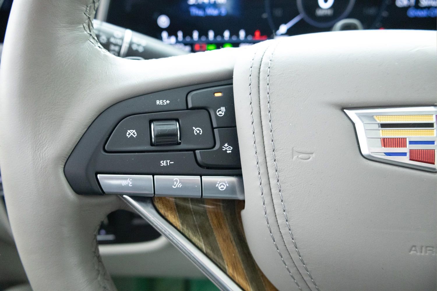 Used 2024 Cadillac Escalade ESV Sport Platinum w/ Heavy-Duty Trailer Package AWD/4WD image 21