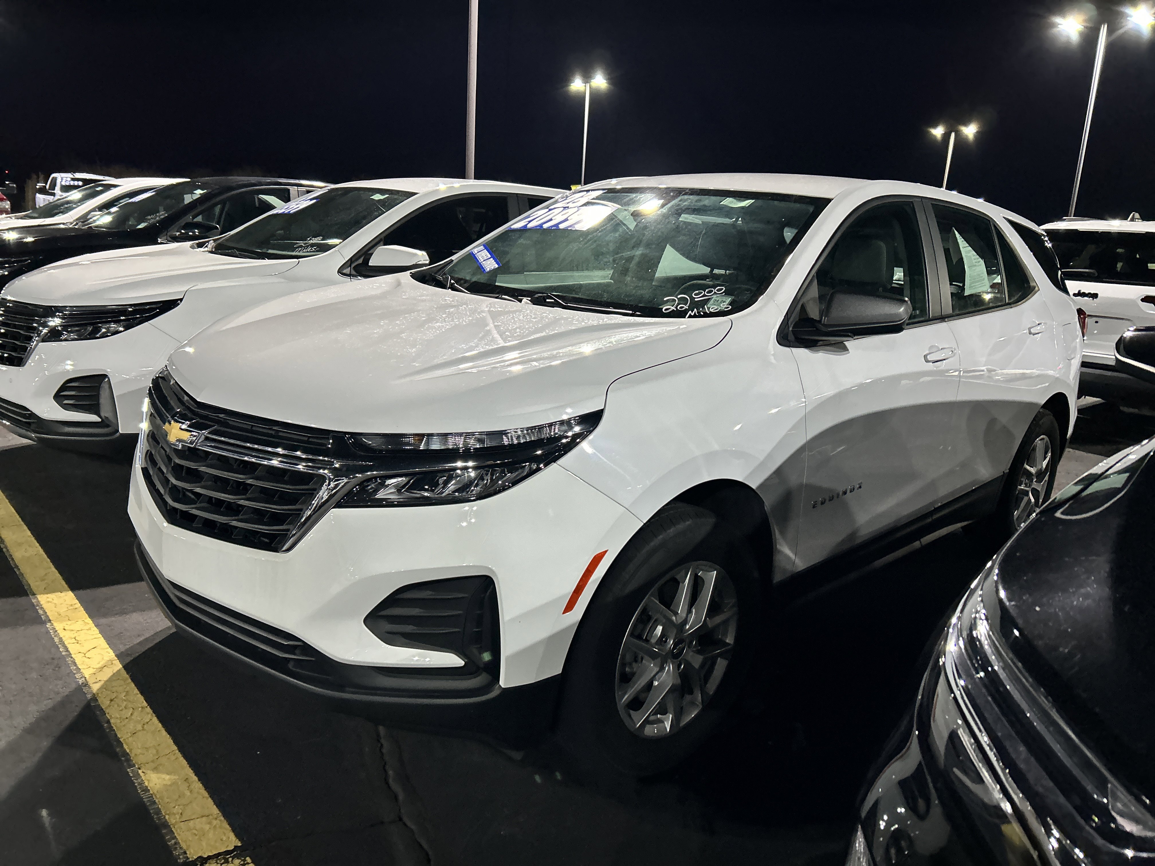 Used 2023 Chevrolet Equinox LS image 4