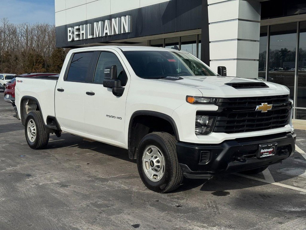 Used 2025 Chevrolet Silverado 2500 W/T image 2