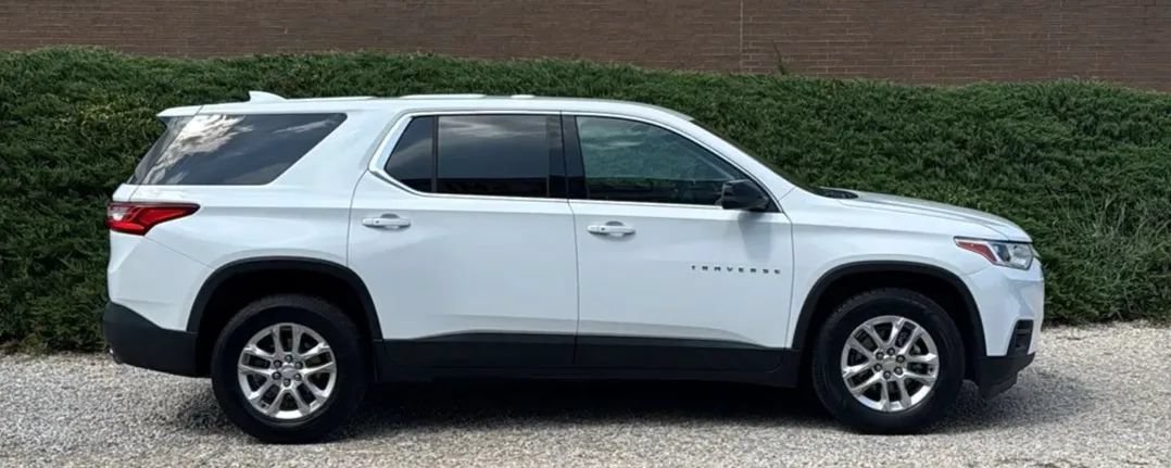 Used 2021 Chevrolet Traverse LS FWD image 5