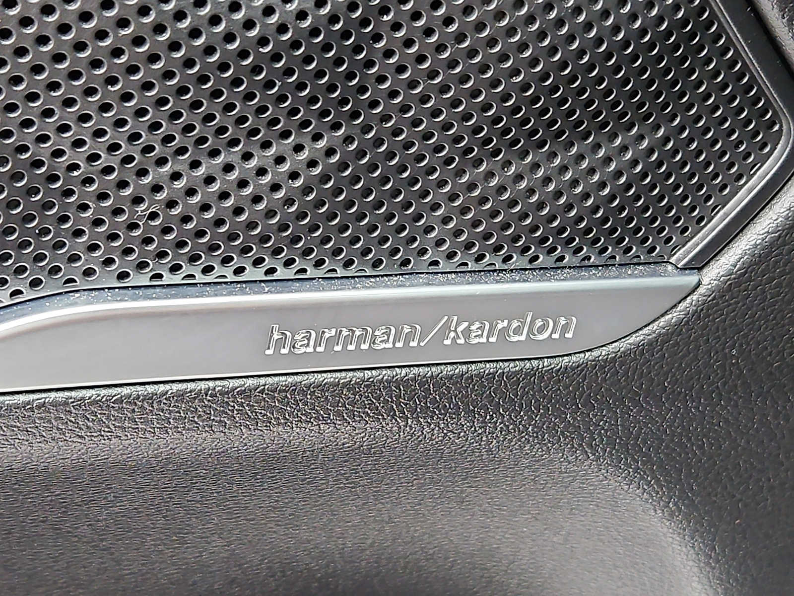 Used 2021 Hyundai Santa Fe Limited w/ Cargo Package FWD image 26