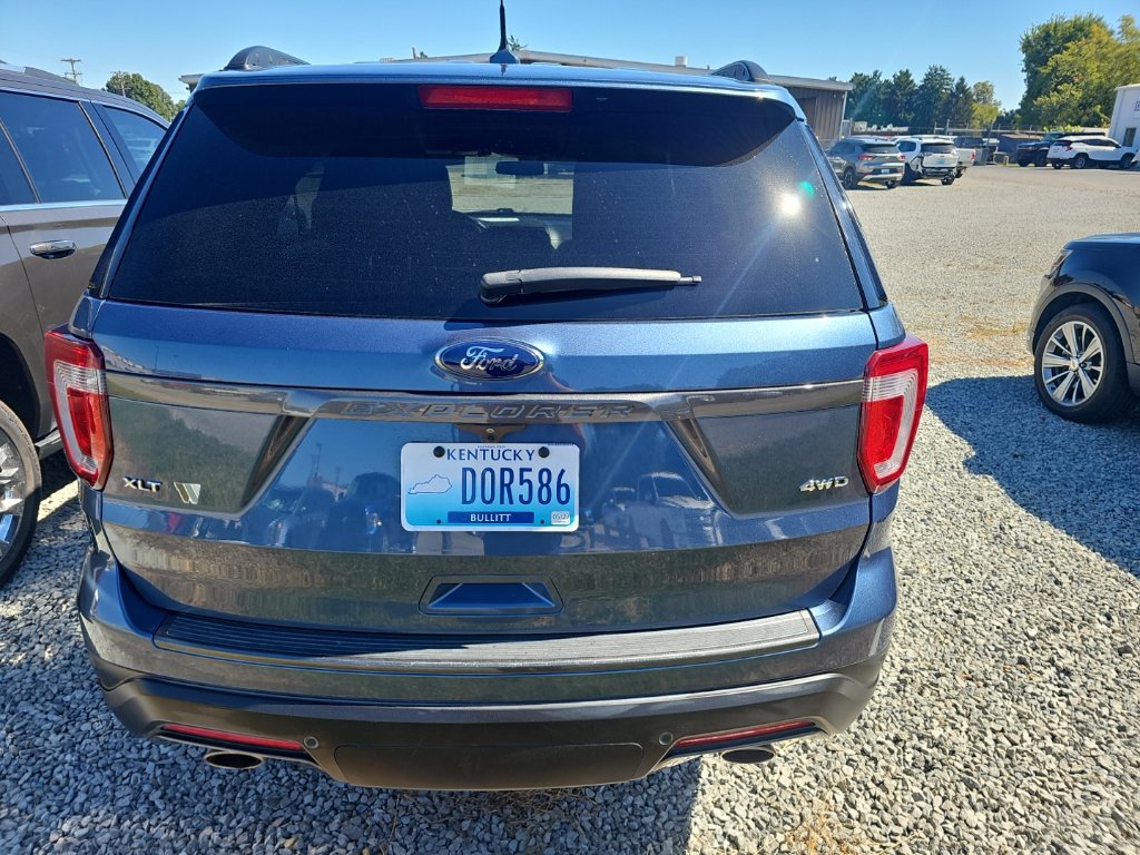 Used 2018 Ford Explorer XLT w/ Equipment Group 202A AWD/4WD image 10