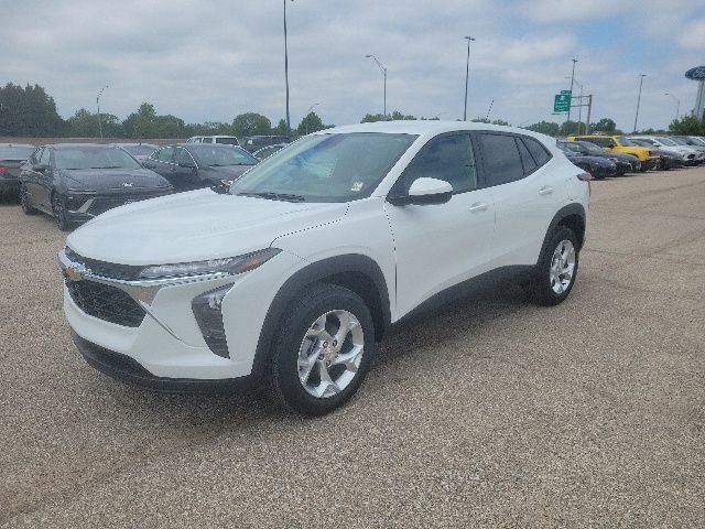 New 2026 Chevrolet Trax LS w/ LS Convenience Package FWD image 16