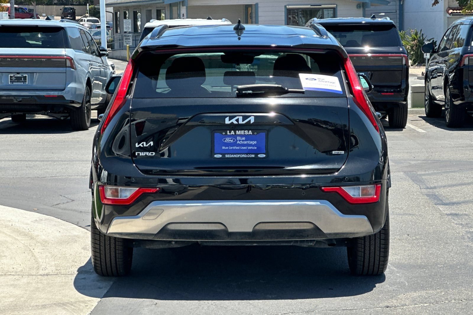 Used 2023 Kia Niro EX Touring FWD image 4