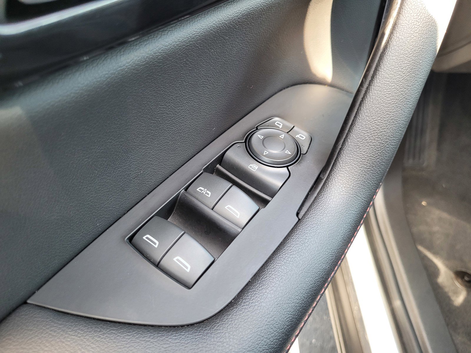 Used 2023 Chevrolet Blazer RS w/ Enhanced Convenience Package FWD image 26