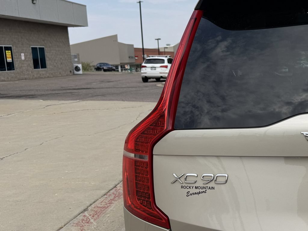 Used 2016 Volvo XC90 T6 Inscription w/ Vision Package AWD/4WD image 7