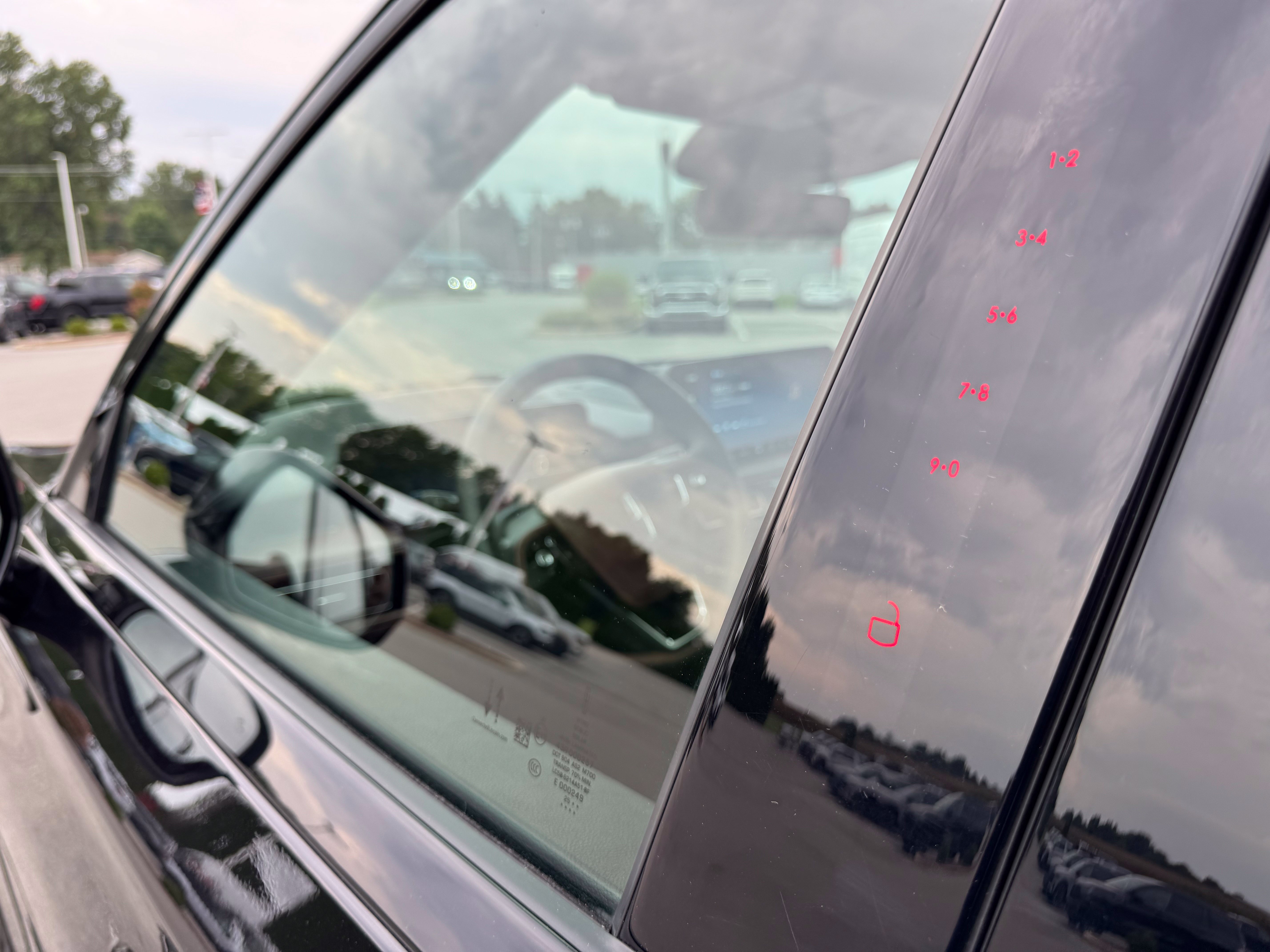 Used 2026 Lincoln Aviator Reserve AWD/4WD image 26