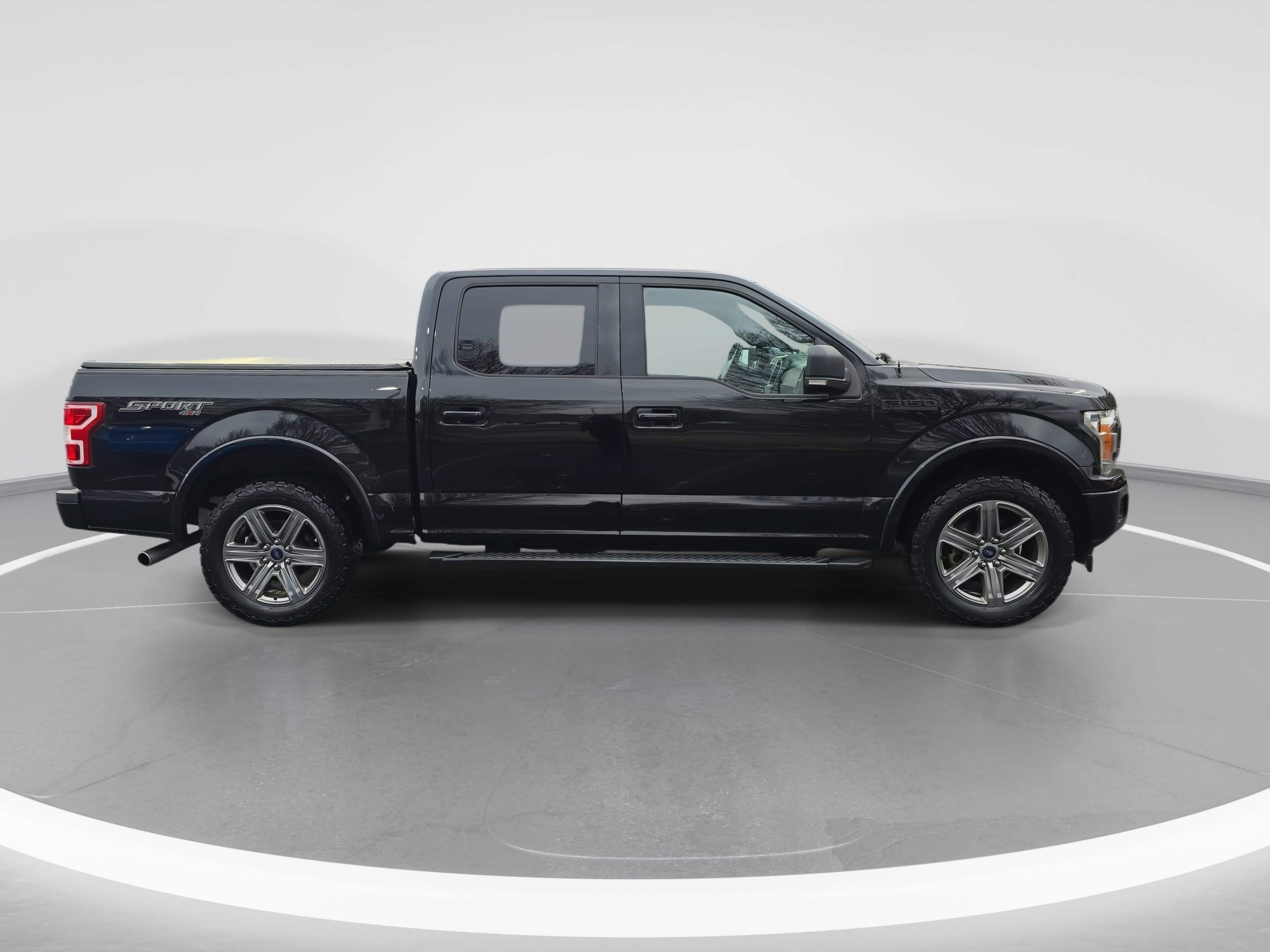 Used 2018 Ford F150 XLT w/ Equipment Group 302A Luxury image 4