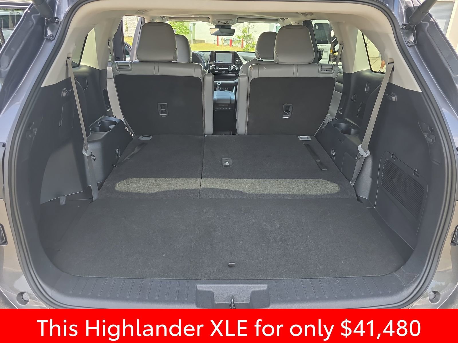 Used 2024 Toyota Highlander XLE AWD/4WD image 20