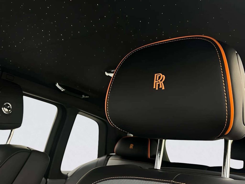 Used 2024 Rolls-Royce Cullinan Black Badge image 13