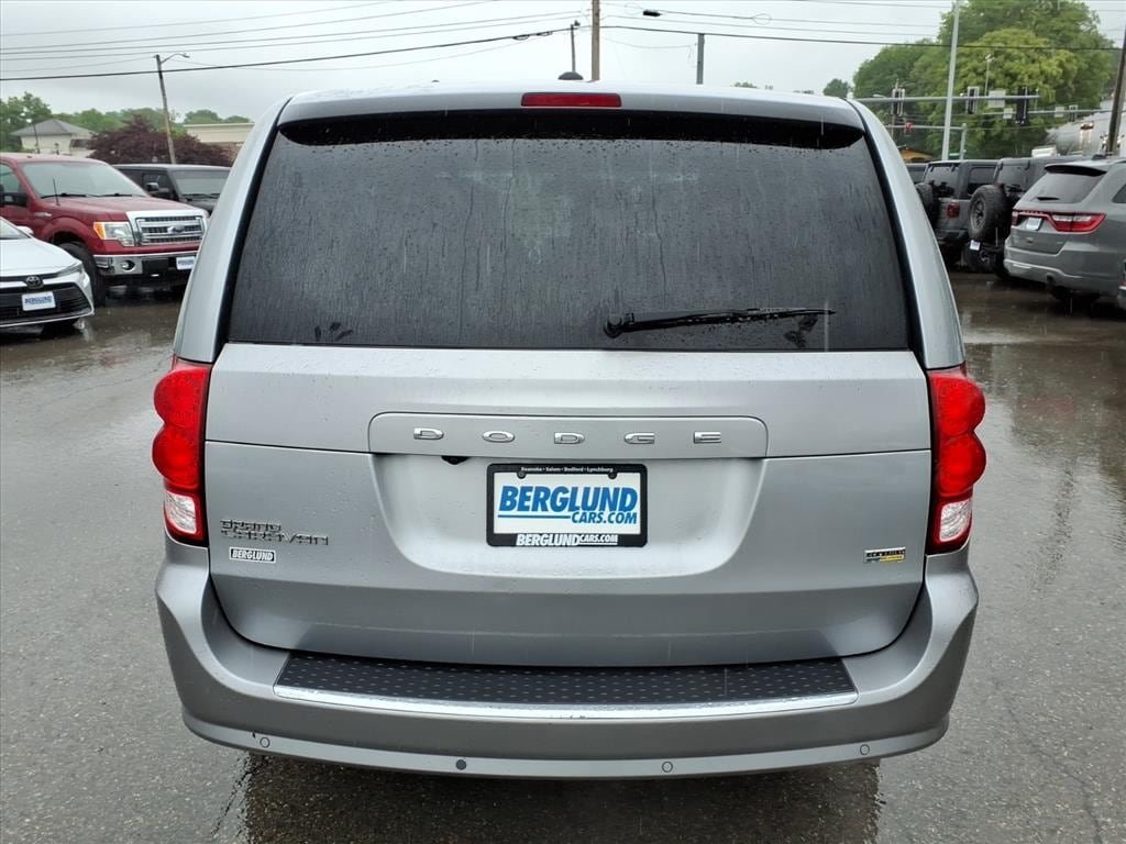 Used 2018 Dodge Grand Caravan SE w/ UConnect Hands-Free Group FWD image 4