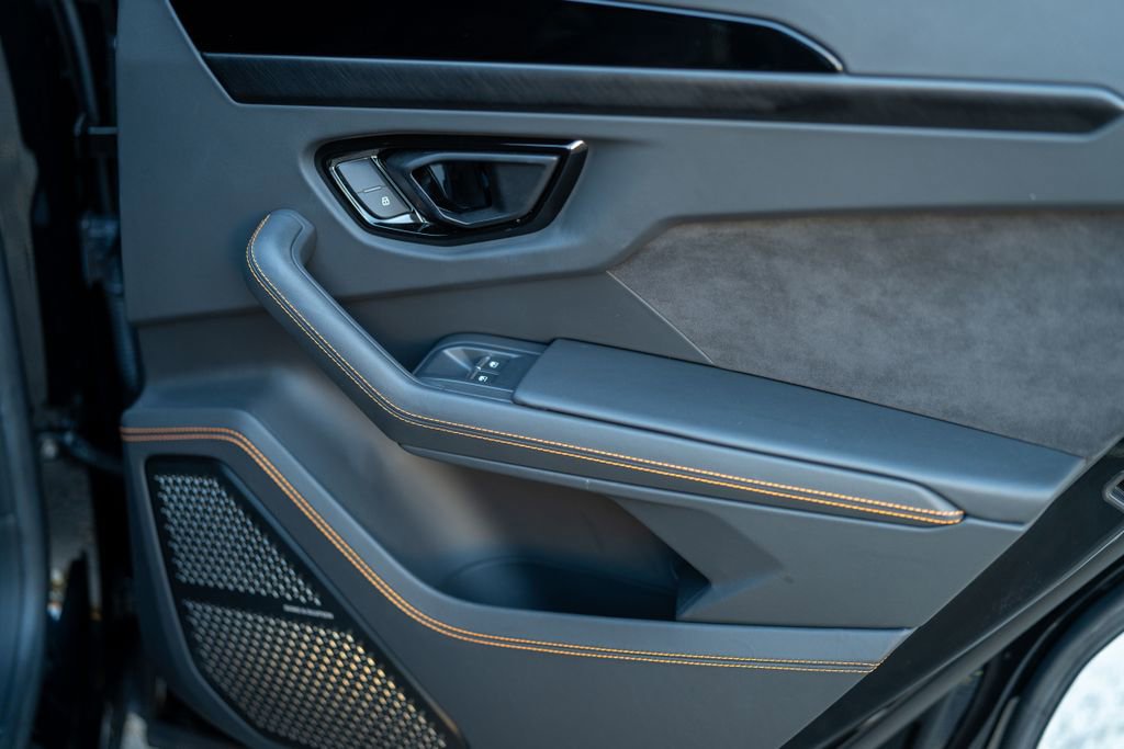 Used 2024 Lamborghini Urus S image 37