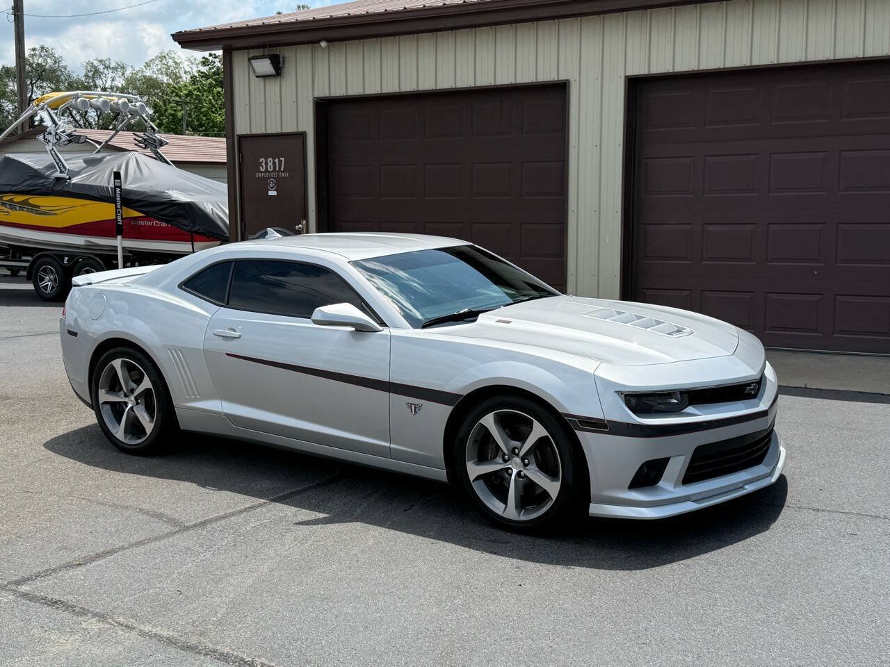 Used 2015 Chevrolet Camaro SS w/ Commemorative Special Edition RWD image 4