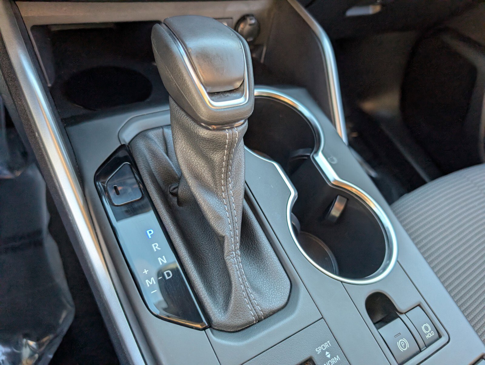 Used 2022 Toyota Highlander LE image 24