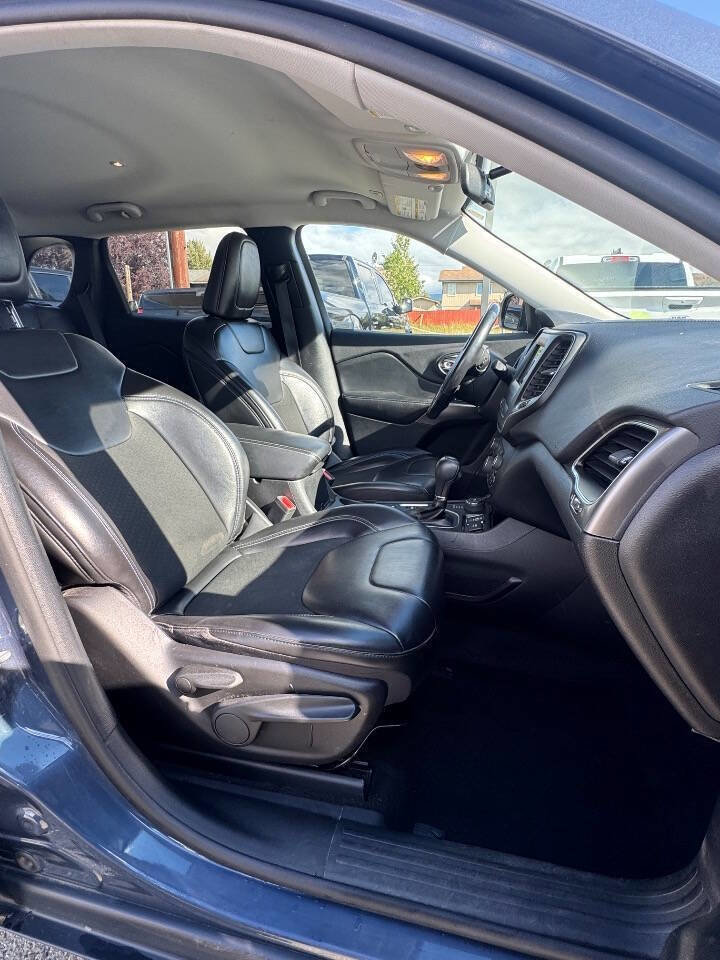 Used 2019 Jeep Cherokee Latitude Plus w/ Cold Weather Group image 13