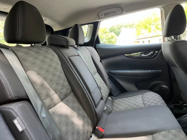 Used 2020 Nissan Rogue Sport SV FWD image 20