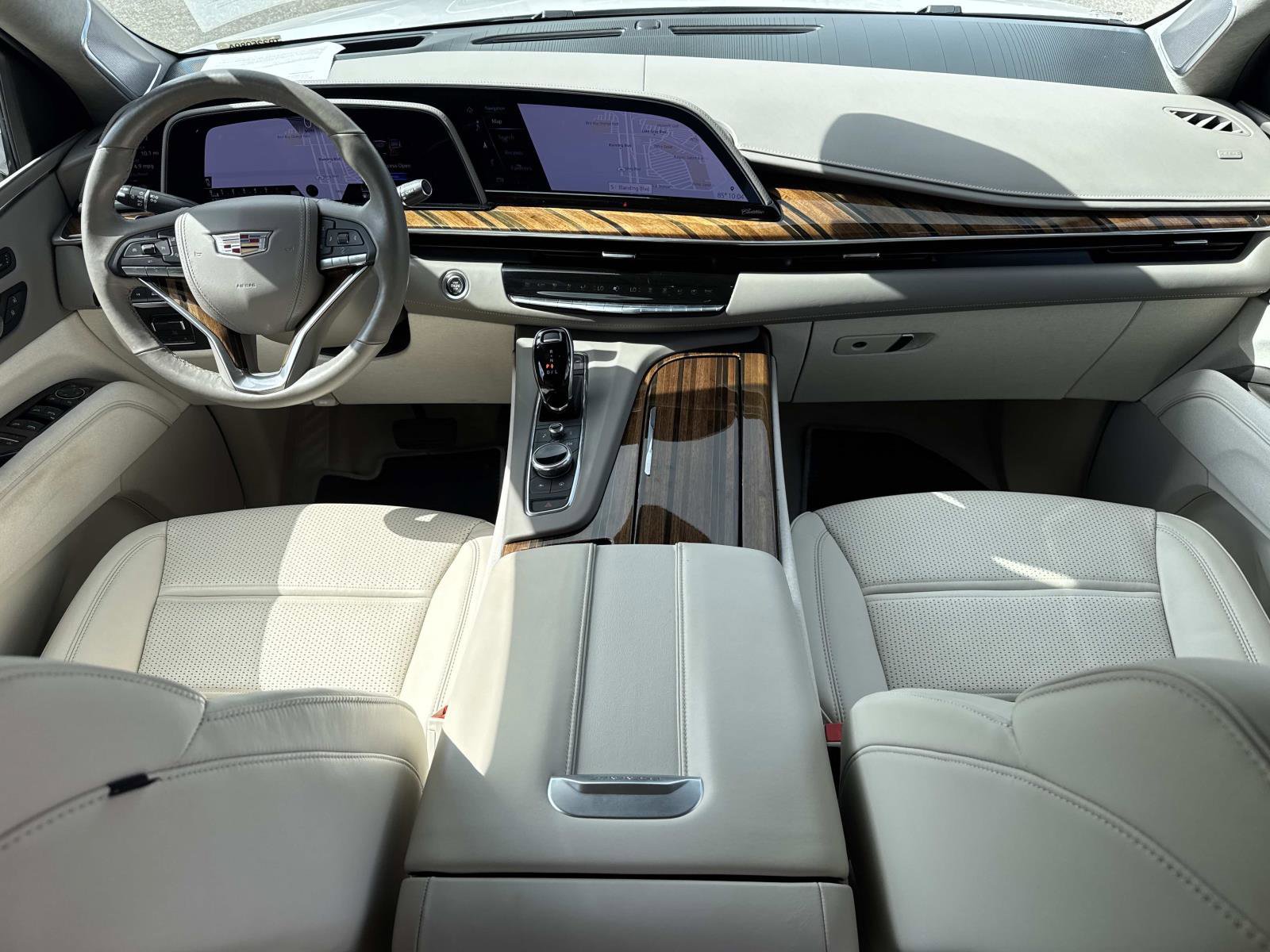 Certified 2023 Cadillac Escalade Premium Luxury Platinum AWD/4WD image 28