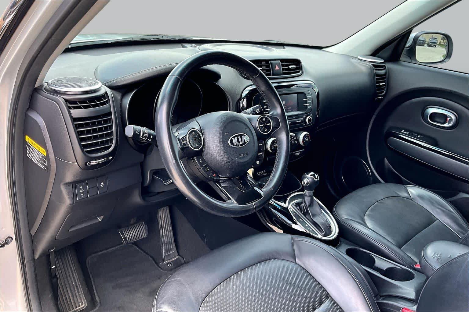 Used 2016 Kia Soul ! FWD image 16