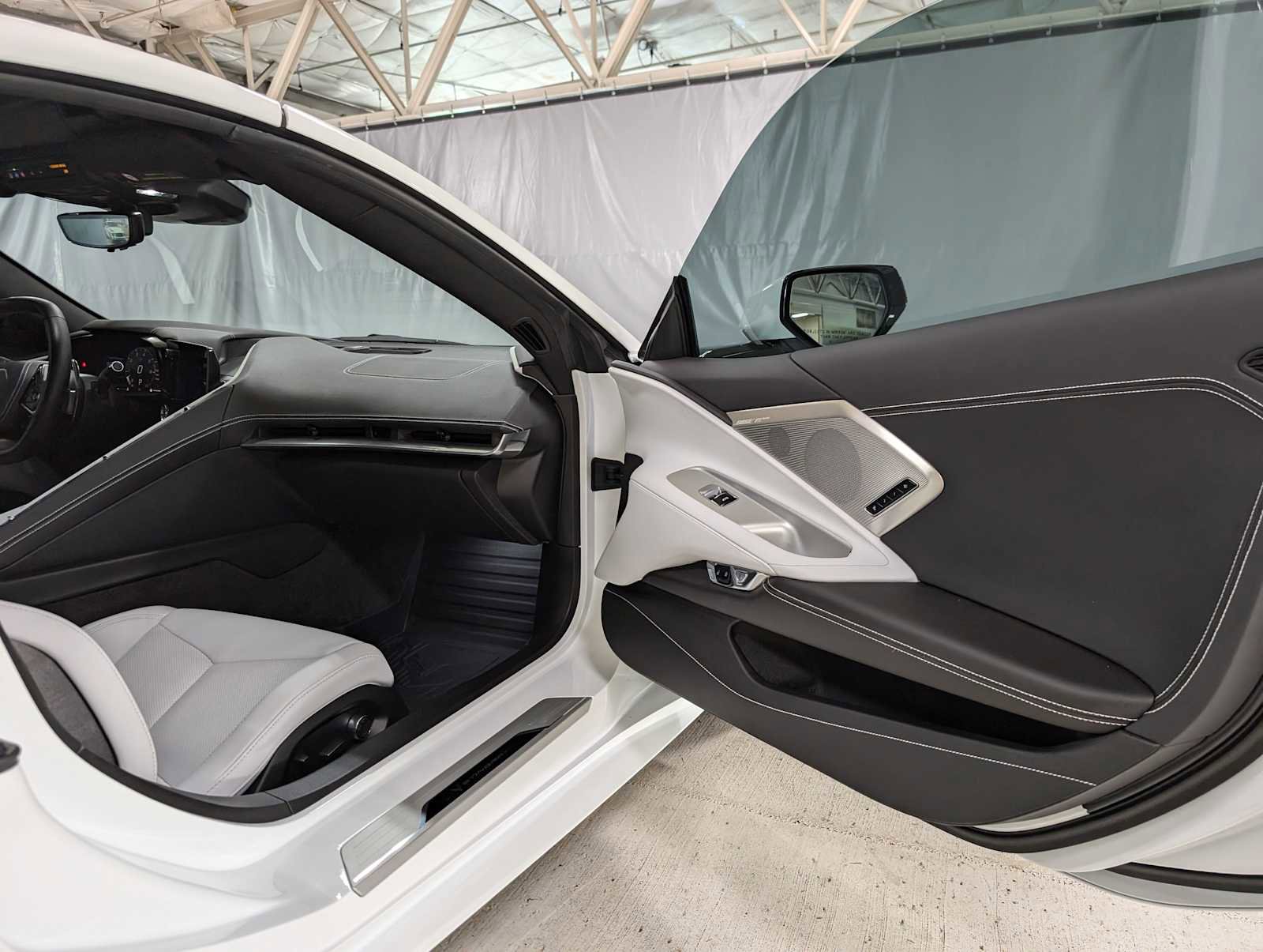 Used 2025 Chevrolet Corvette Stingray Preferred Cpe w/ Battery Protection Package image 10