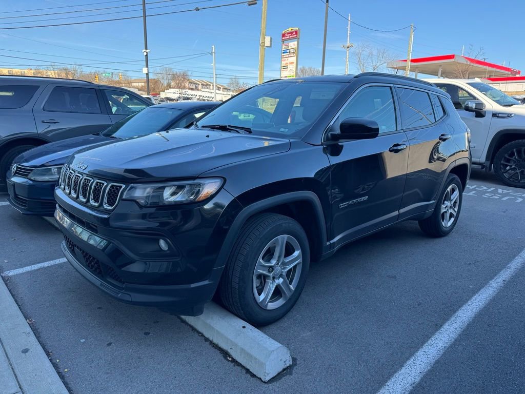 Used 2024 Jeep Compass Latitude w/ Altitude Special Edition image 5