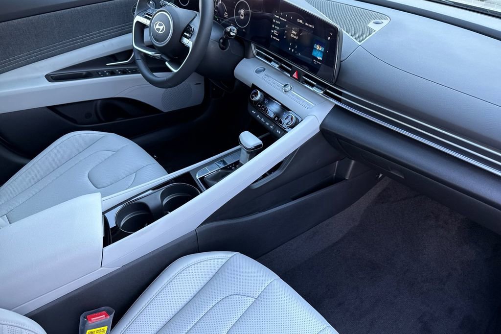 New 2026 Hyundai Elantra Limited FWD image 12