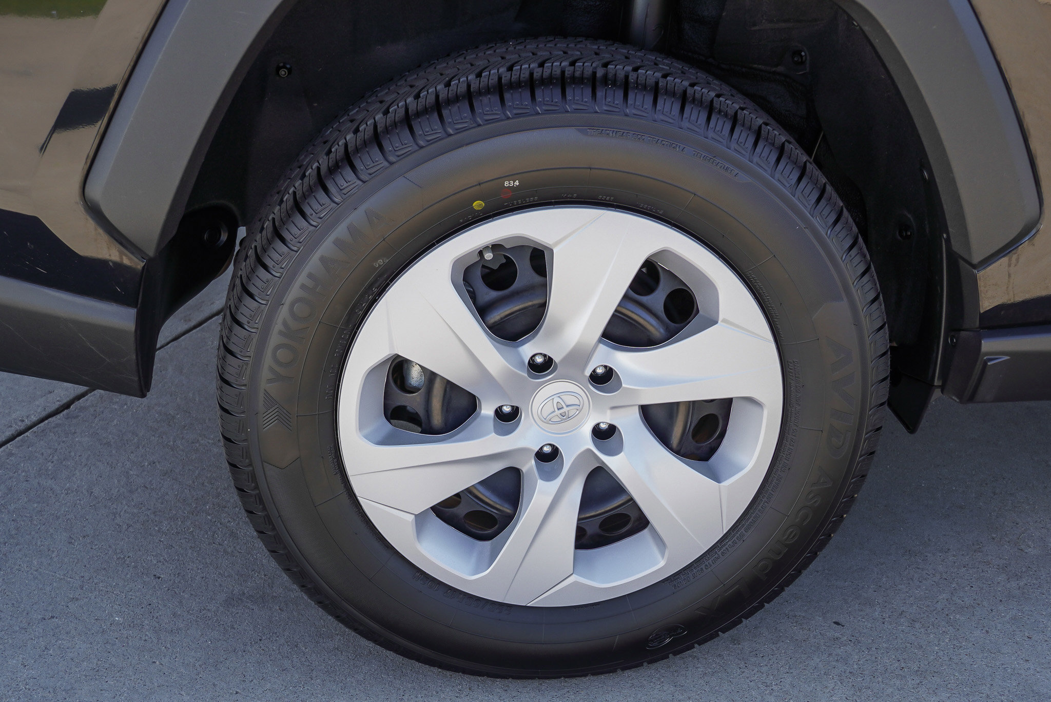 Certified 2024 Toyota RAV4 LE AWD/4WD image 11
