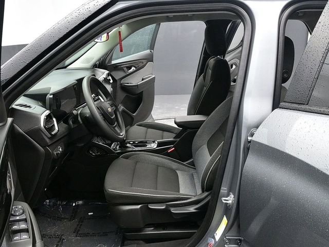 Used 2025 Chevrolet TrailBlazer LT w/ Driver Confidence Package image 17