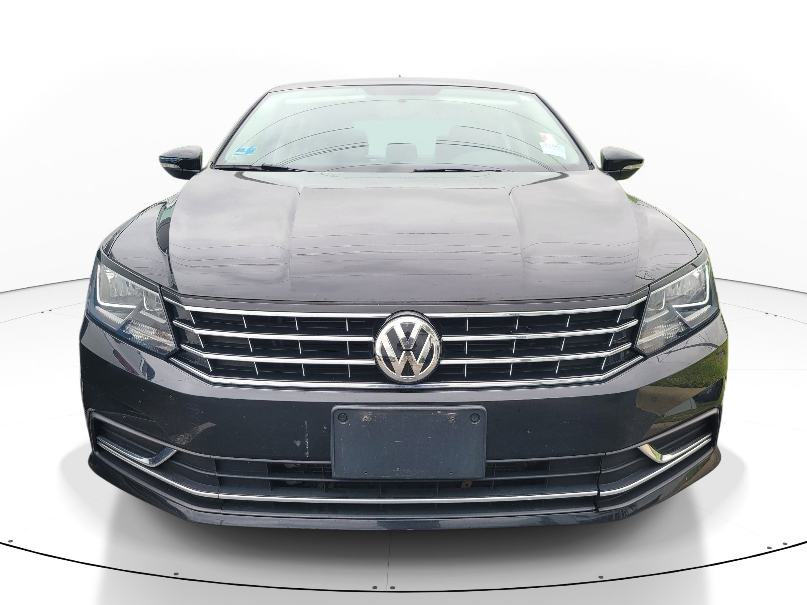 Used 2017 Volkswagen Passat 1.8T S FWD image 2