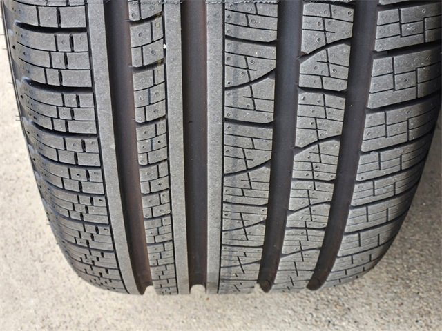 Used 2025 Volvo XC90 T8 Plus w/ Protection Package Premier image 14