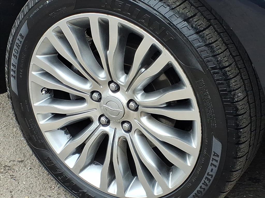 Used 2011 Chrysler 200 Limited image 9