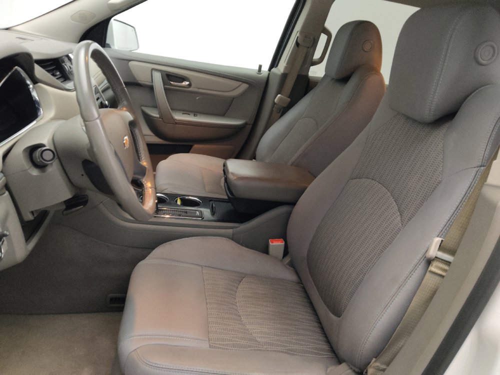 Used 2017 Chevrolet Traverse LT image 17