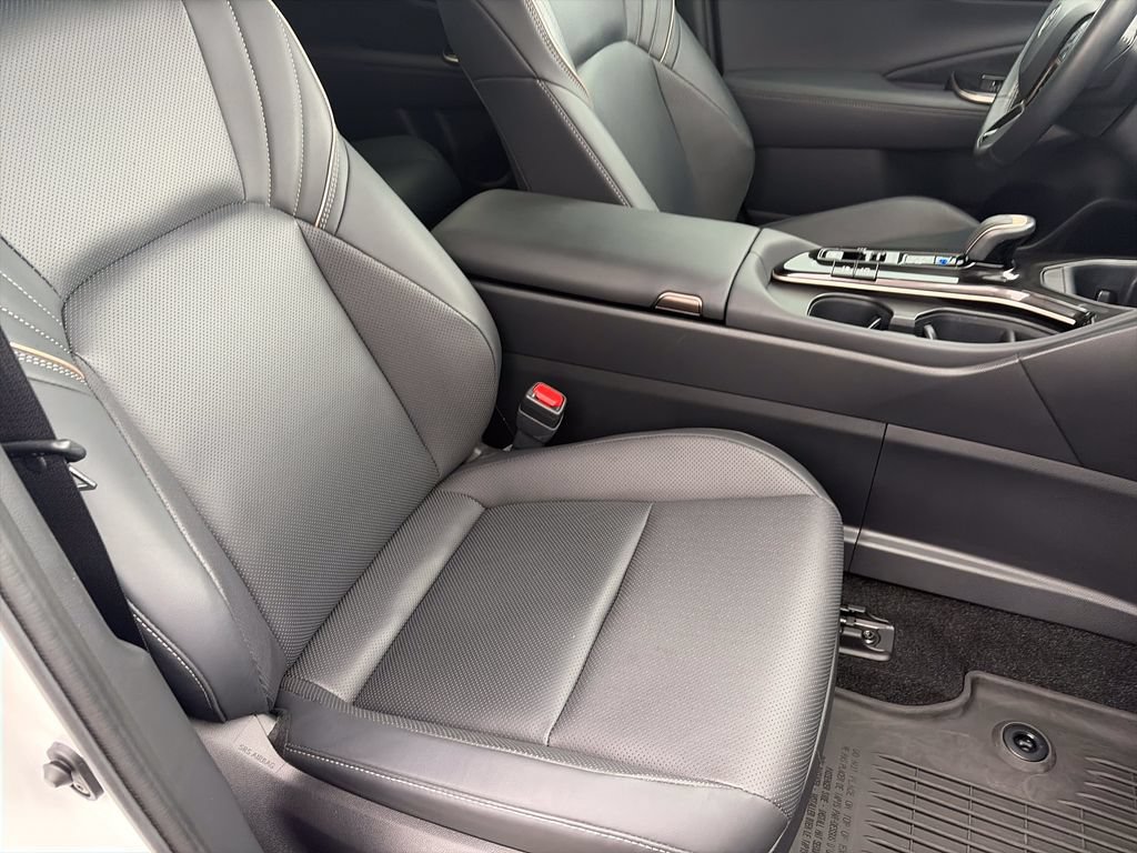 Used 2025 Toyota Crown AWD/4WD image 33