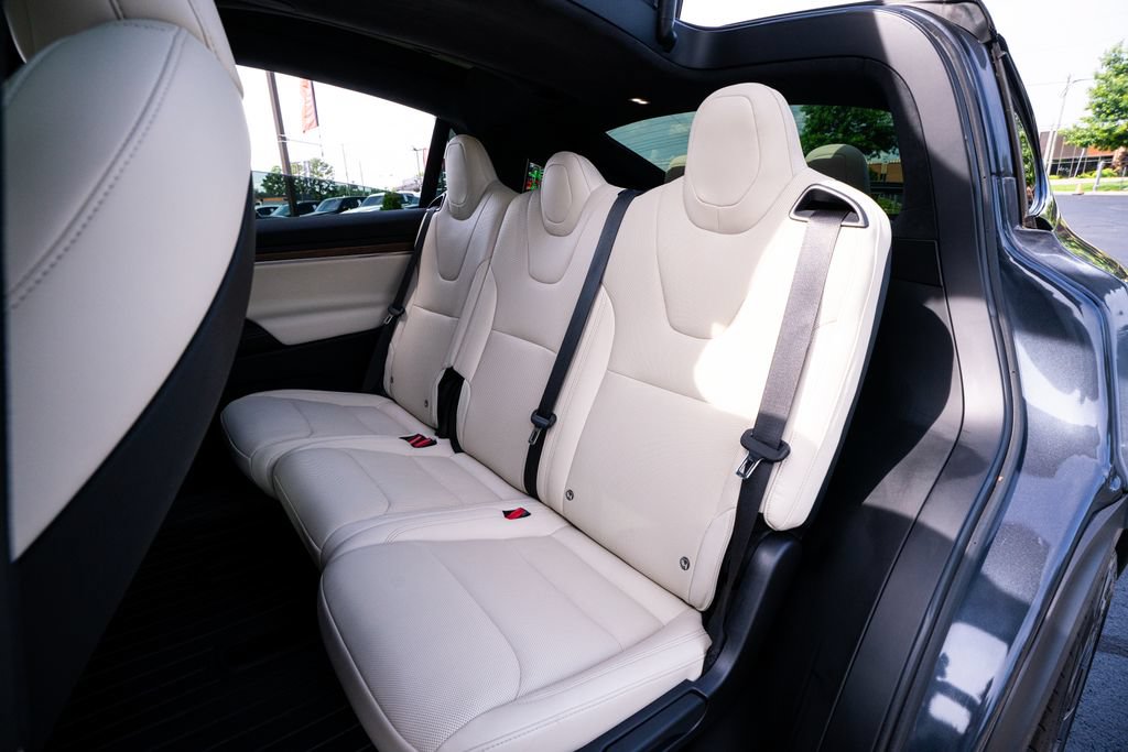 Used 2023 Tesla Model X AWD/4WD image 33