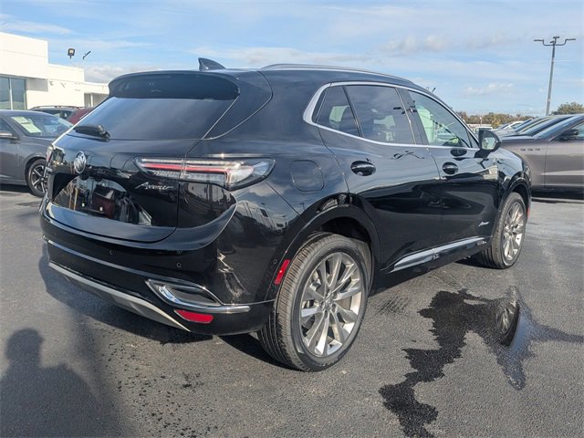 Used 2022 Buick Envision Avenir w/ Technology Package II image 4