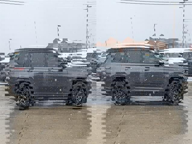 Used 2023 Jeep Grand Cherokee L Summit image 6