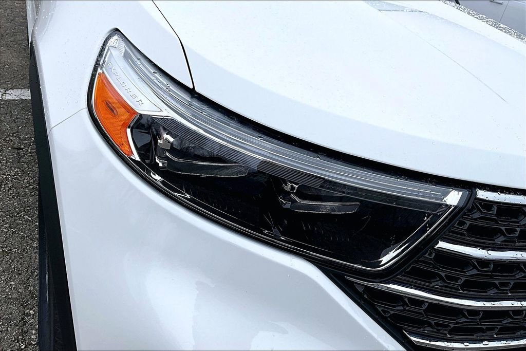 Certified 2023 Ford Explorer XLT w/ Equipment Group 202A image 30